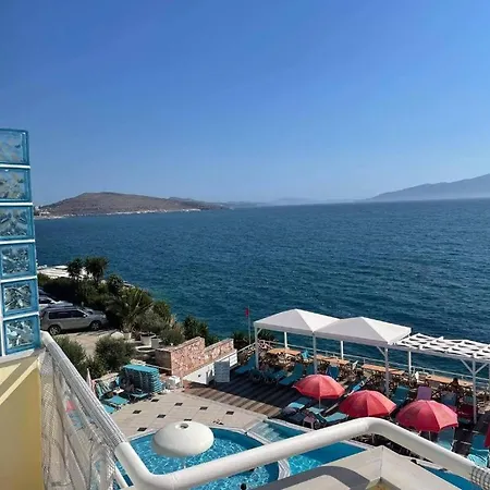 Barracuda Sea View Apartment